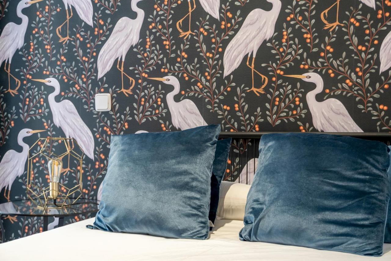 2 Bedrooms 2 Bathrooms Furnished - Malasana - Bright Stylish - Mintystay Мадрид Екстериор снимка