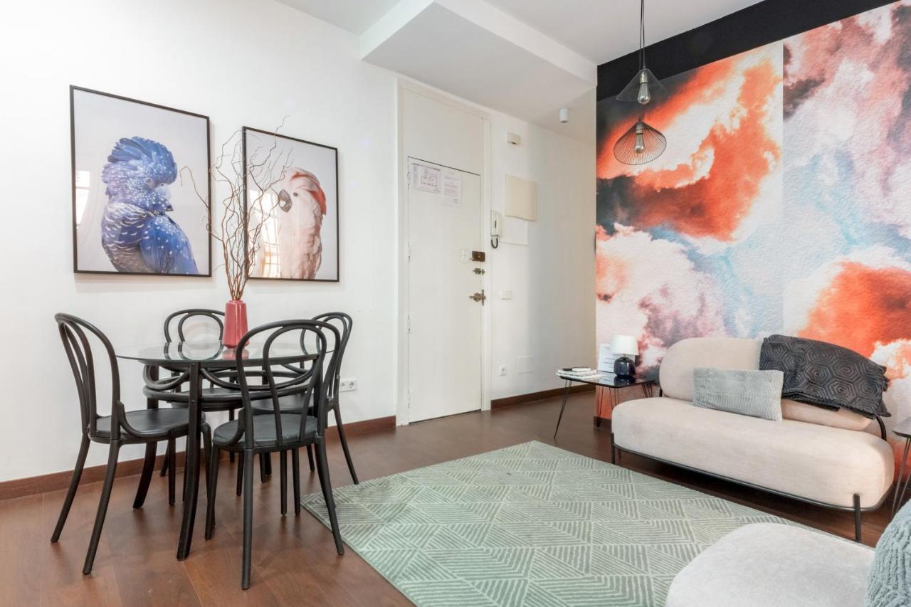 2 Bedrooms 2 Bathrooms Furnished - Malasana - Bright Stylish - Mintystay Мадрид Екстериор снимка