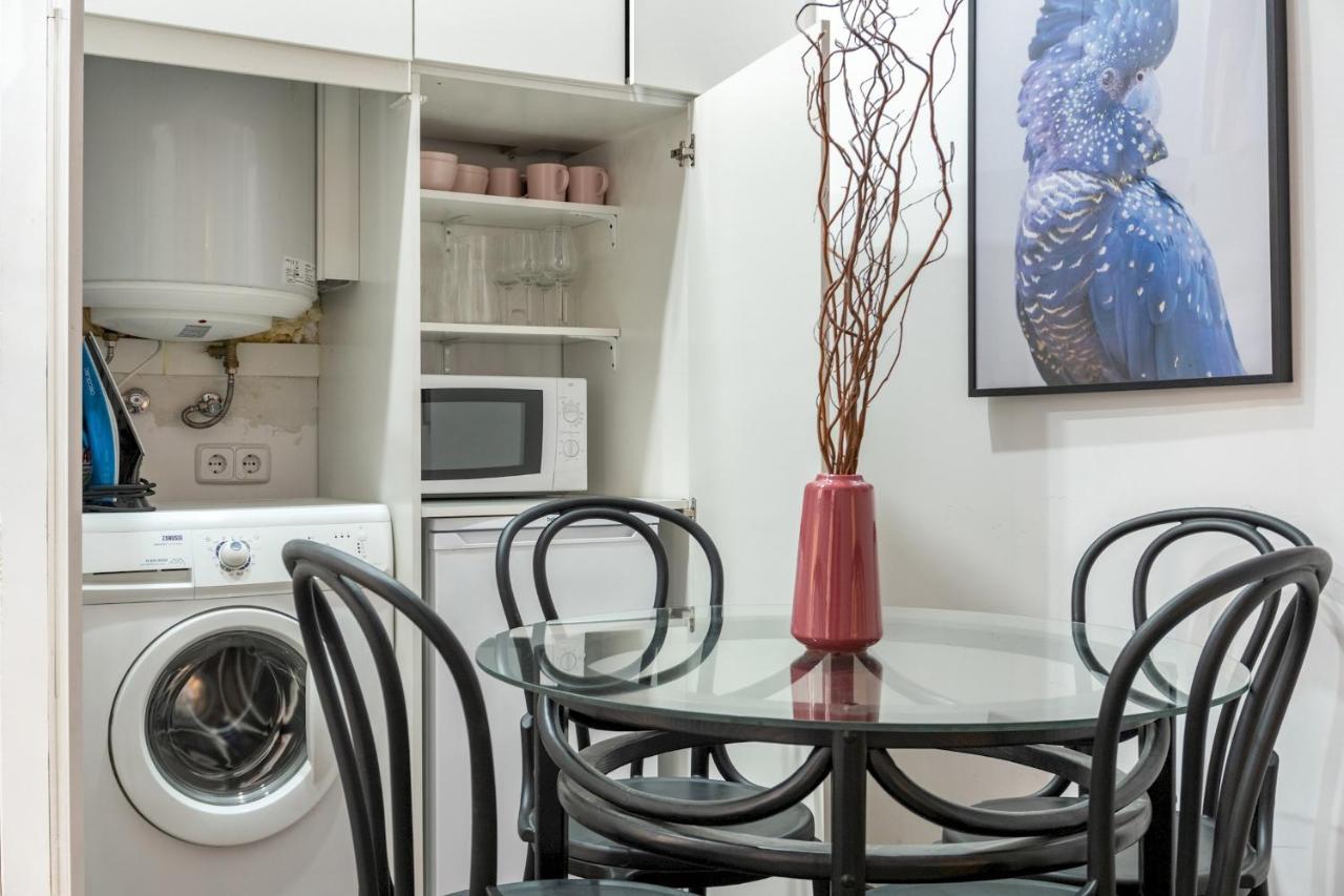 2 Bedrooms 2 Bathrooms Furnished - Malasana - Bright Stylish - Mintystay Мадрид Екстериор снимка