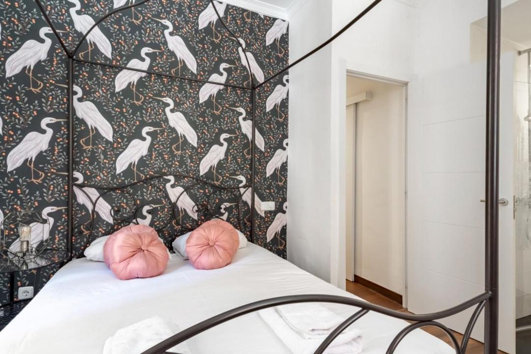 2 Bedrooms 2 Bathrooms Furnished - Malasana - Bright Stylish - Mintystay Мадрид Екстериор снимка